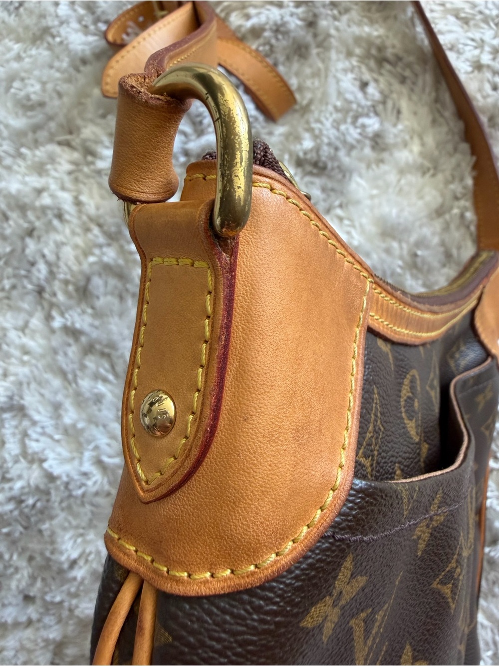 Louis Vuitton Monogram Crossbody in Brown & Tan Leather Trim - Picture 13 of 16